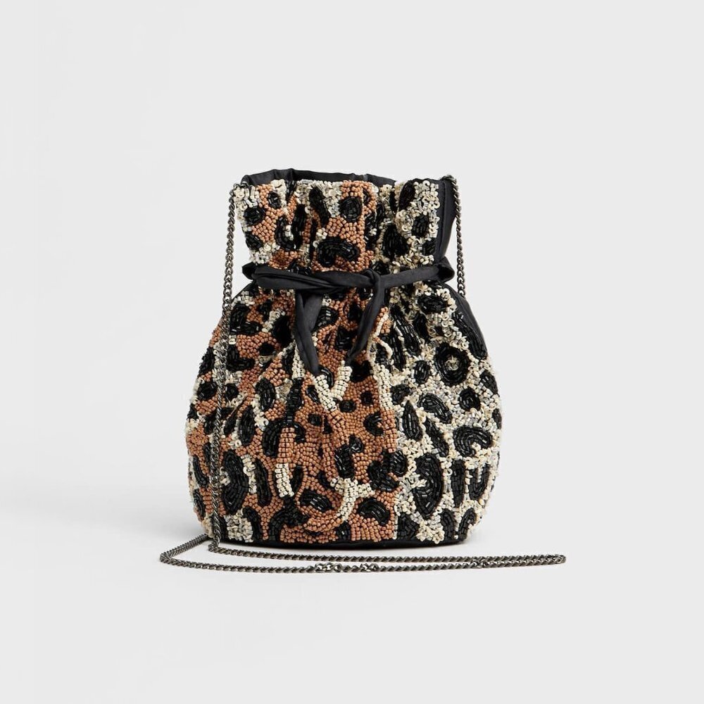 NWT Stradivarius black, off-white, caramel tan beaded bucket bag w/ chain strap